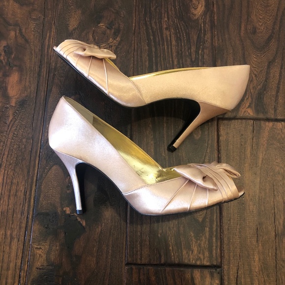 Nina Gold Peep Toe Heels Size 9.5 - Picture 6 of 9